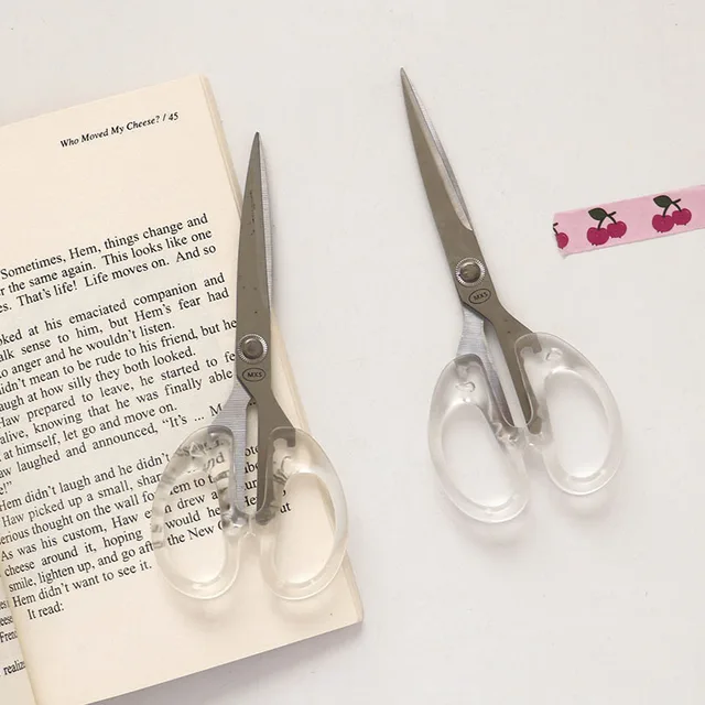 가정과 사무실에서 필수적인 활용 가능한 가위