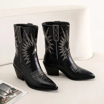 

US4-11 Womens Pointy Toe Embroidery Carved Ankle Boots Ankle Boots Chelsea Chunky Heel Shoes Warm Winter PU Leather Plus Size