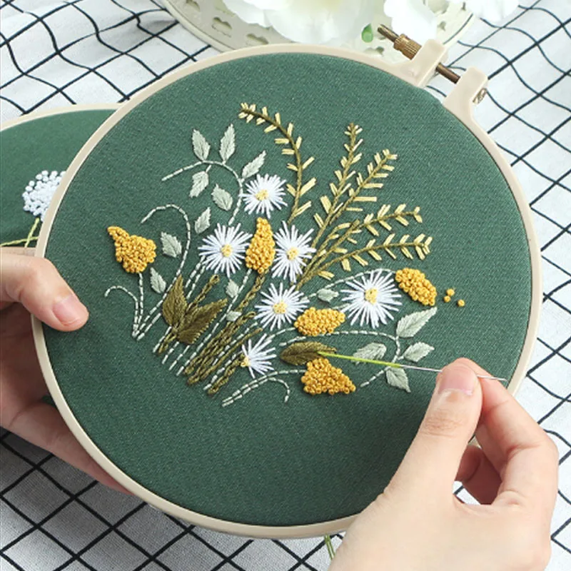 1 Pack Embroidery Flower Kit With Pattern+Instructions, Needlework DIY Beginner Stitch Kit Include 1 Embroidery Tools Hoop