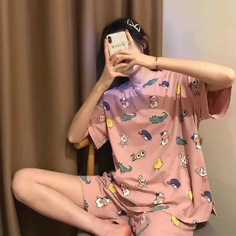 粉色鳄鱼