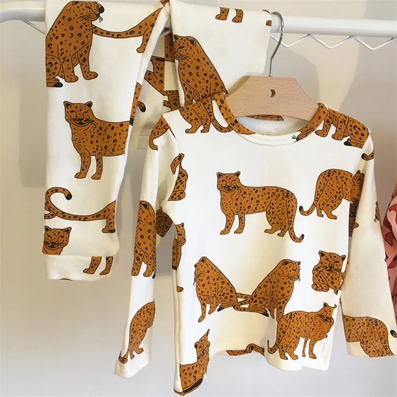 EnkeliBB комплекты брендовой одежды для маленьких мальчиков и девочек милые пижамные комплекты с принтом леопарда и собаки для малышей Высококачественная зимняя одежда для малышей