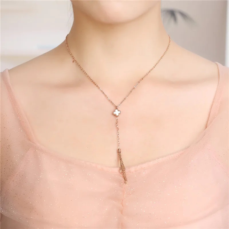 

2019 New Style Hot Sales Fashion And Personality Versatile Clover Tassels Titanium Steel Necklace