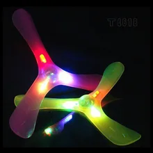 Дети странные новые поставки Сияющие треугольные Boomerang Спорт на открытом воздухе горячие продажи стойло ночной рынок игрушки оптом