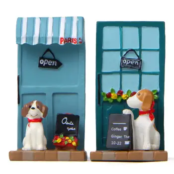 

1Pc Plastic Mini Cute Dog Model Advertising Board Shop Door Figurine DIY Micro Landscape Decoration Crafts Ornament Gift