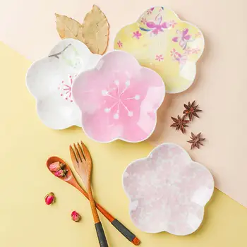 

Studyset 4Pcs/Set 5.5 Inches Ceramic Plum Blossom Shape Saucer Dish Set