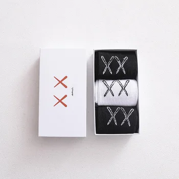 

[One Box of Three Pairs] Korean Version of Streetwear Hip-hop Gift Socks for Men and Women Japanese Harajuku Lover Funny Socks