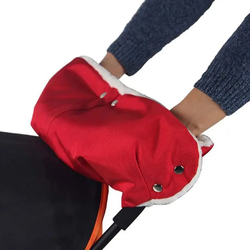 Зимняя Толстая плюшевая Водонепроницаемая коляска, муфта для рук, детская коляска для новорожденного, чехол на руль для родителей, ветрозащитная перчатка, рукавица, сумка, грелка - Цвет: Red