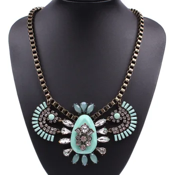 

2020 New Fashion Vintage Gold Color Chain Bib Statement Necklace Women Big Pendant Flower Jewelry