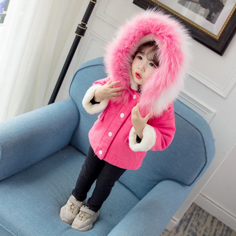 Anlencool/Вельветовая куртка для девочек коллекция года, новая зимняя детская одежда корейское детское утепленное джинсовое пальто с большим меховым воротником и рисунком