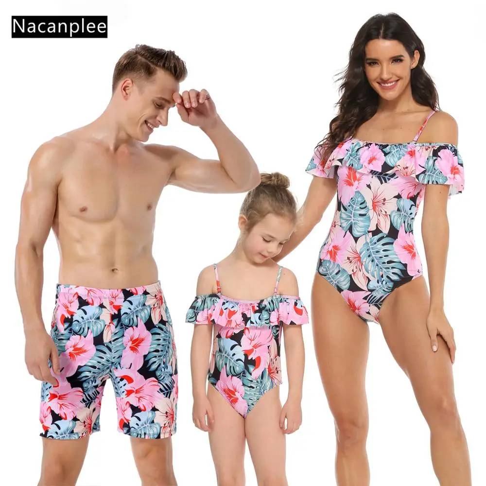 

Family swimwear beach match swimsuit mom and daughter one-piece swimsuit son and swim trunks Printed beachwear mom daughter