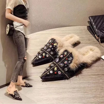 

Fashion Women Rabbit Fur Slippers Rhinestone Crystal Design Pointed Toe Slip On Women Winter Slides Sexy Pink Black Casual Shoes