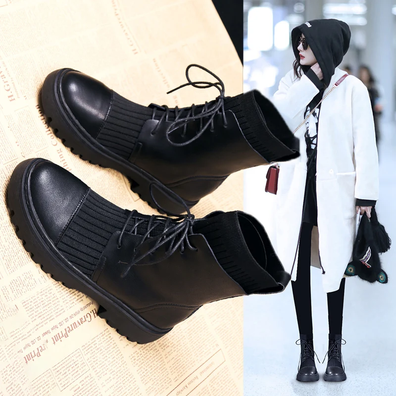 Женские ботинки байкерские черного цвета на плоской подошве со шнуровкой