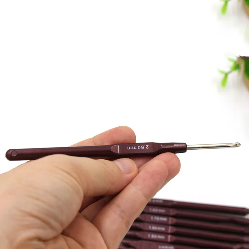 HTHL-16pcs ABS Ручка крючком Крючки ручка вязание набор иголок крошки и костяшки 0,5 мм-2,5 мм 16 размер