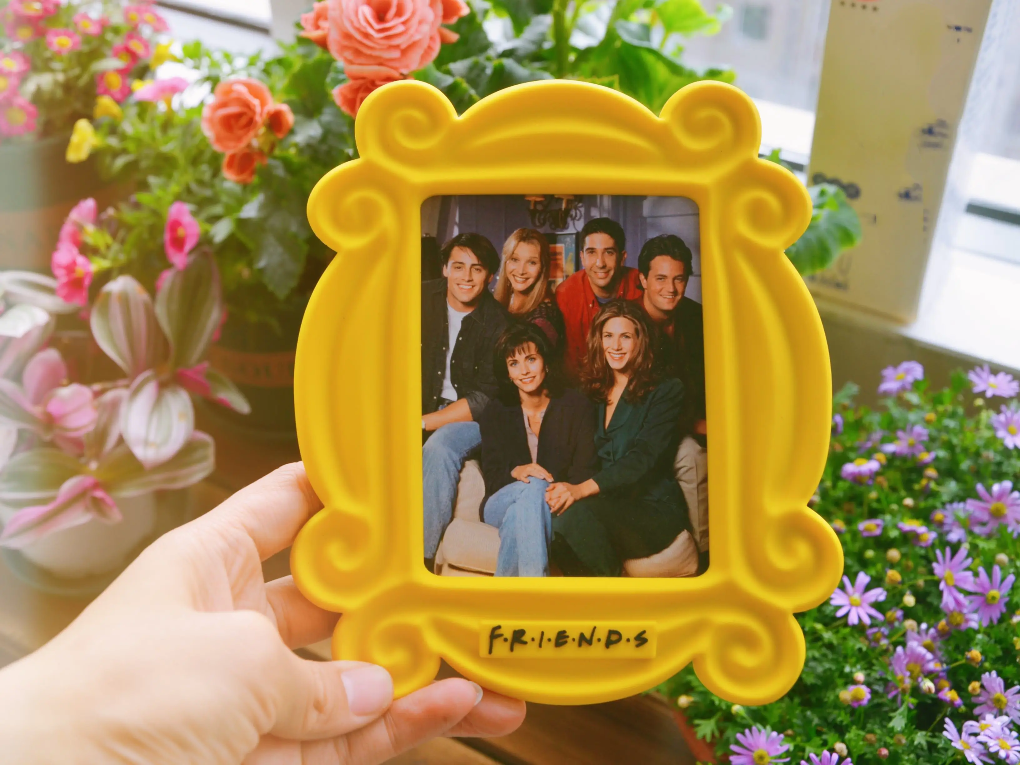 

Friends tv show central perk monica's yellow frame mini photo frame