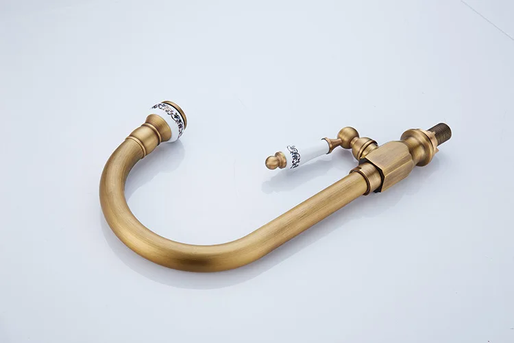 Single Cold Faucet Antique Brushed Brass Tap Basin Sink Faucet 360 Swivel Kitchen Water Crane