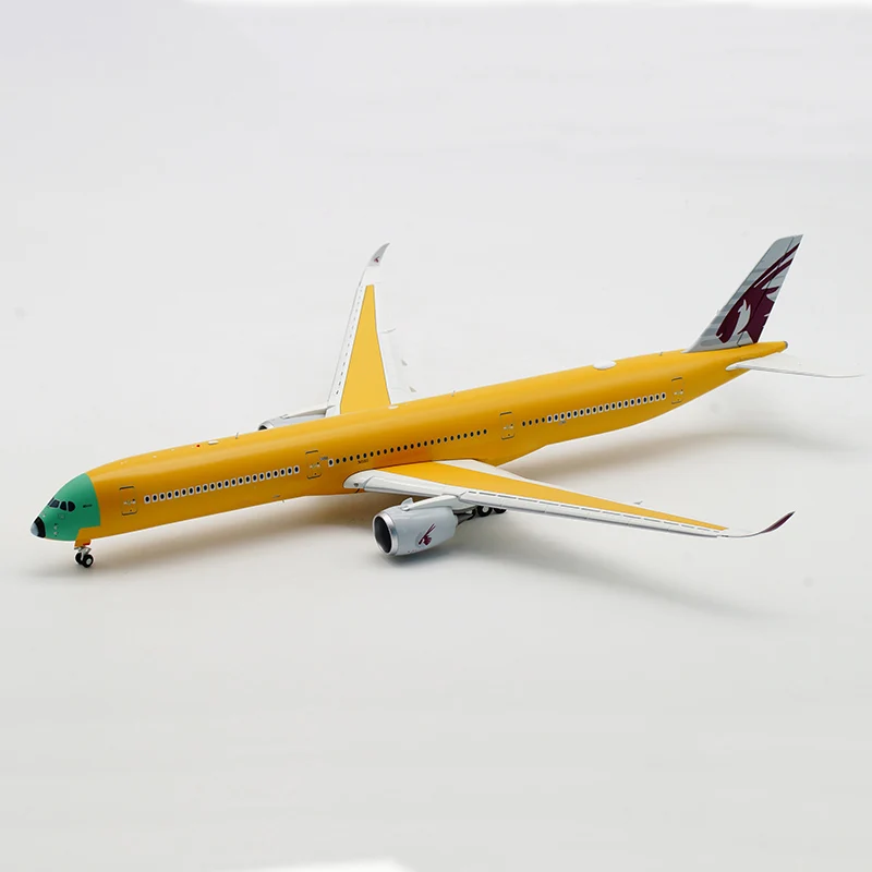 カタール航空 Airbus A350　（1/200スケール） Qatar Airbus A350 Aircraft Model Scale 1:200 | Oksouq