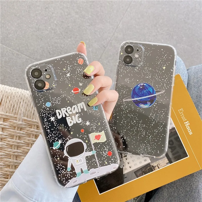 

Astronaut on the moon Couple Phone Cover Case For Iphone X 11 pro Xs Max Xr 10 8 7 6 6s Plus se 4.7 Luxury soft Coque Fundas