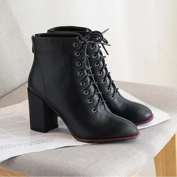 

Women's Martin boots winter new leather thick with lace fashion boots women's fashion temperament comfort wild Martin boots