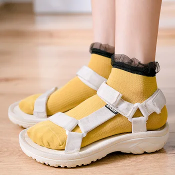 

2020 New Lace Women Socks Spring Casual Sweet Comfortable Lace Socks Fashion Retro Personality Breathable Funny Women's Socks