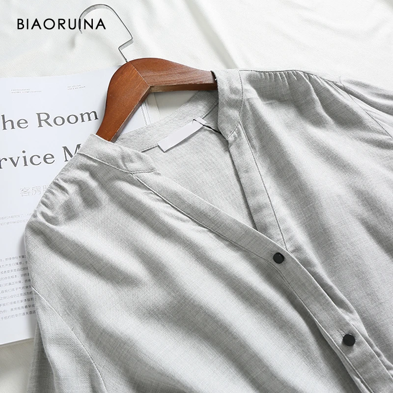 BIAORUINA женский светильник, серая однотонная однобортная рубашка с v-образным вырезом и разрезом сбоку, Женская Повседневная винтажная Свободная блузка из вискозы