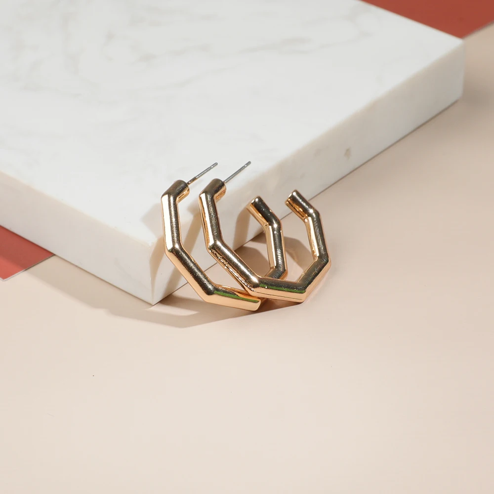 BA New Gold Thick Geometric Rectangle Shape Hoop Earrings for Women Simple Heart Earrings Fashion Jewelry Gift
