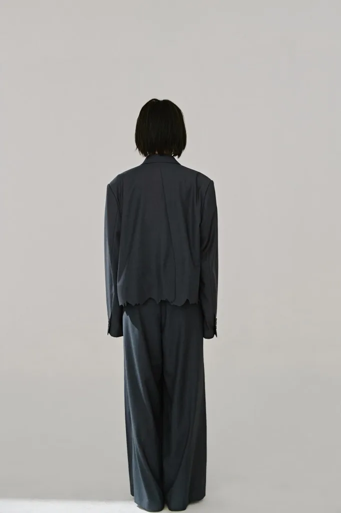 

A Style of Irregular Hem Suit Jacket