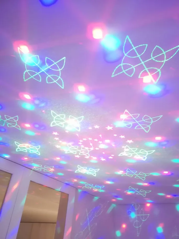 RGB светодиодный хрустальный диско-магический шар с 60 узорами RG лазерный проектор DJ вечерние праздничные Бар Рождество сценическое освещение