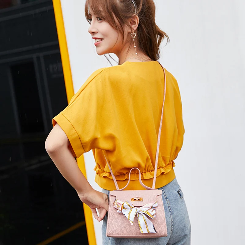 Women Elegant Scarf Handbag Ladies Casual Shoulder Messenger Bag Female Lock Crossbody Small Flap Bags Designer Handbags SS0423 (8)