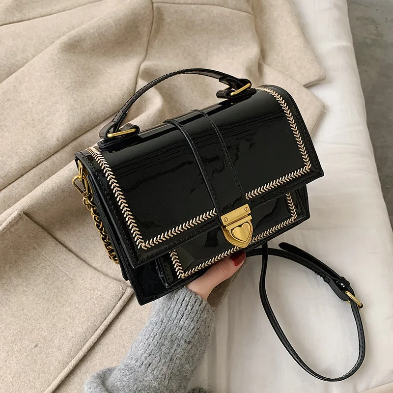 

Women's bag 2020 new tide Korean version of the wild one-shoulder messenger bag chain portable personality small square bag