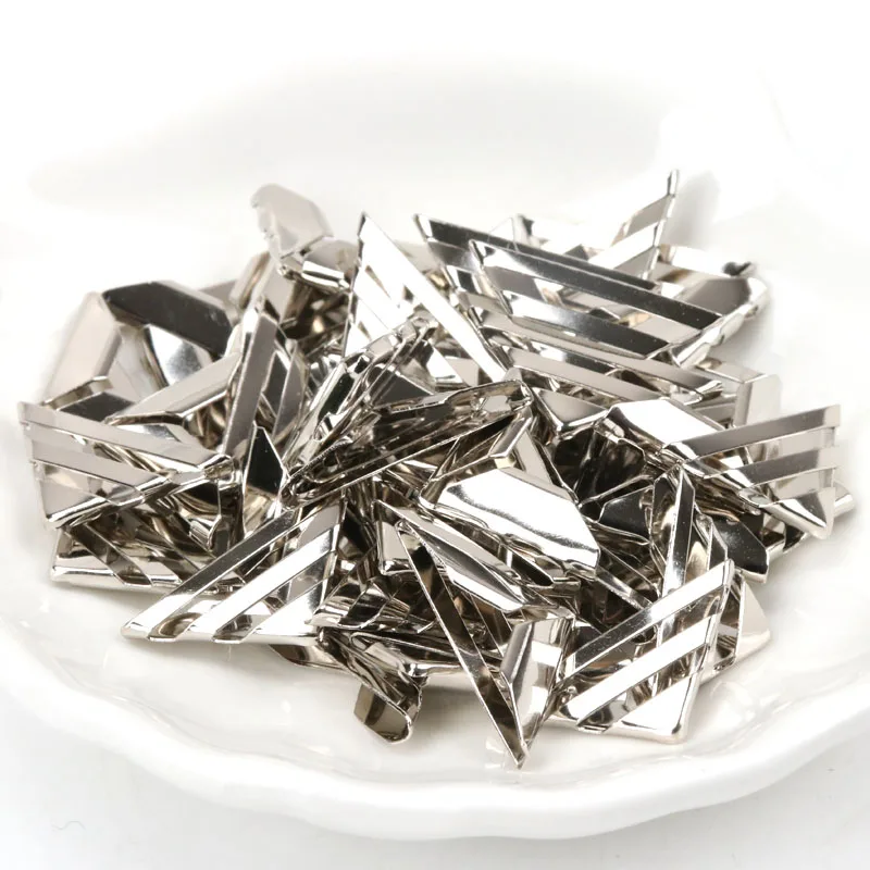 Рисунок 5 - Металлические уголки для книг