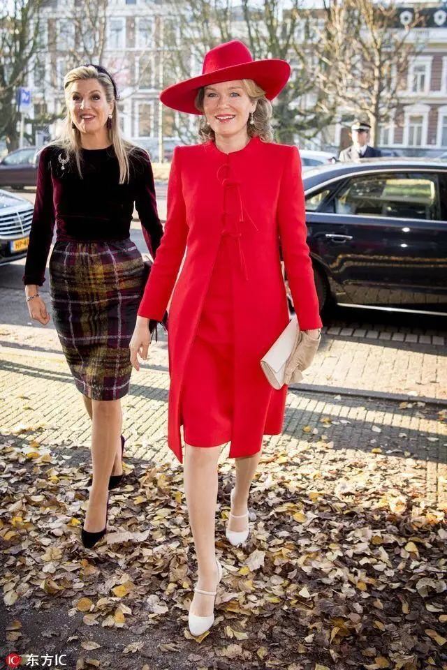 2017 Vintage Pink Mother of the Bride Dresses with Jacket for Weddings Short Godmother Evening Dress Women Sheath long sleeve 2017 Vintage Pink Mother of the Bride Dresses with Jacket for Weddings Short Godmother Evening Dress Women Sheath long sleeve