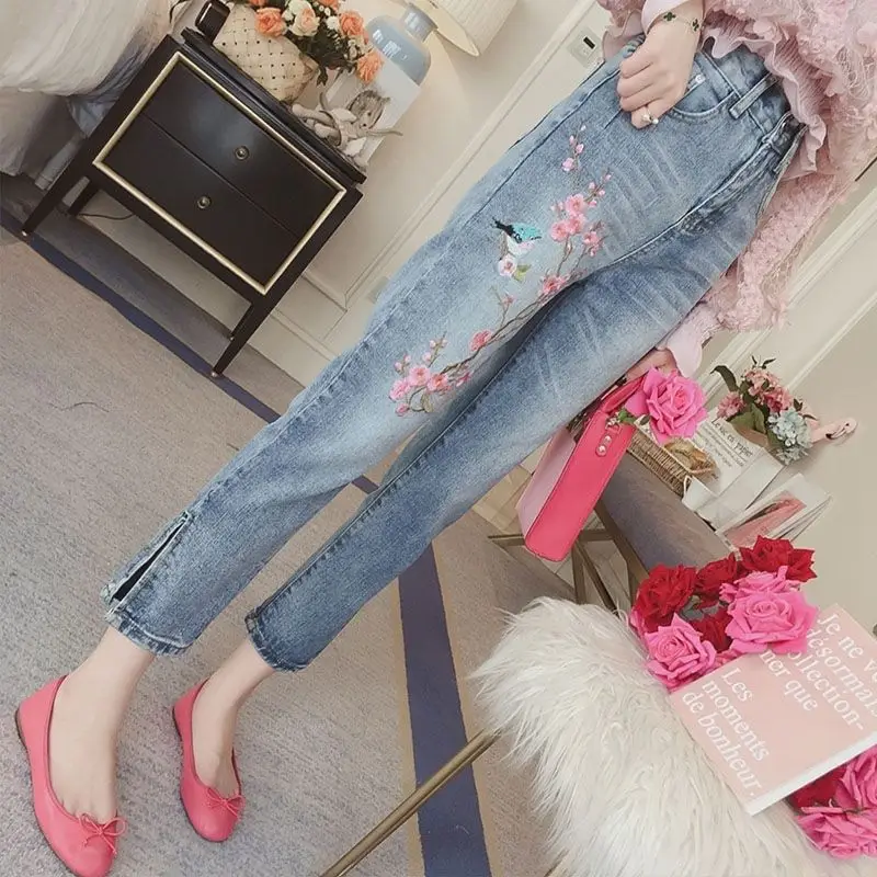 2021 Spring/Summer New Women's Embroidered High Waist Denim Cropped Pants Loose Harem Straight Leg Pants women s jeans 2021 new spring and autumn plus size korean style high waist drawstring harem pants loose feet woman jeans