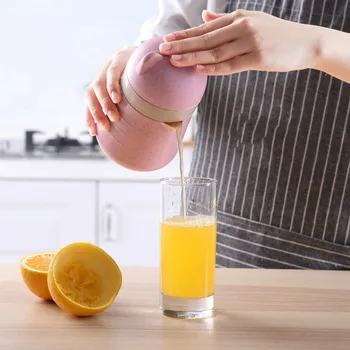 

Juicer Wheat Straw Material Press Fruit Juicer Mini Fruit Squeezer for Citrus Orange Lemon Portable Juicer Machine WY50601