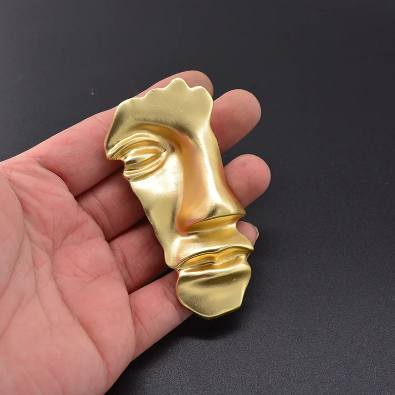 

Long-awaited Million Take Head Brooch Women's Metal Normcore Style Semi-Face Mask Suit Accessories Necklace