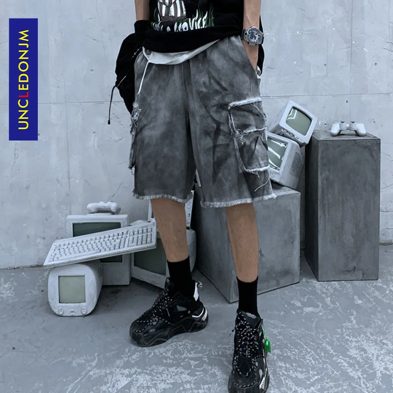 UNCLEDONJM 2020SS Hip Hop Summer Retro Shorts Men Streetwear Man Shorts Multi-pocket Punk Casual Knee Length Shorts MC-3064 UNCLEDONJM 2020SS Hip Hop Summer Retro Shorts Men Streetwear Man Shorts Multi-pocket Punk Casual Knee Length Shorts MC-3064