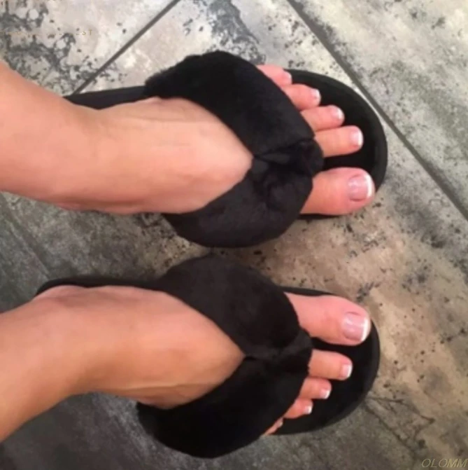 Зимние женские домашние пушистые тапочки 2020 модная теплая обувь из