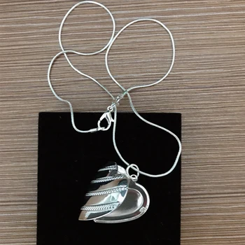

Women Heart Floating Locket Pendant Necklace Heart Necklace Gift for Love Girlfriend Fashion Jewelry