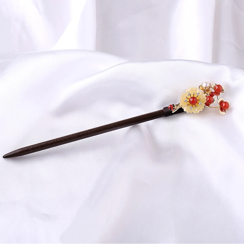 

China Guangdong Chaozhou Phoenix DanCong oolong tea Head AAA Tastes much better than looks Chinese Green Organic Dan Cong Tea