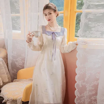 

Literature and Art Vintage bright yarn Embroidery Mid-length Square Collar High-waisted Slimming Dress 2020 New Style nv qiu zhu