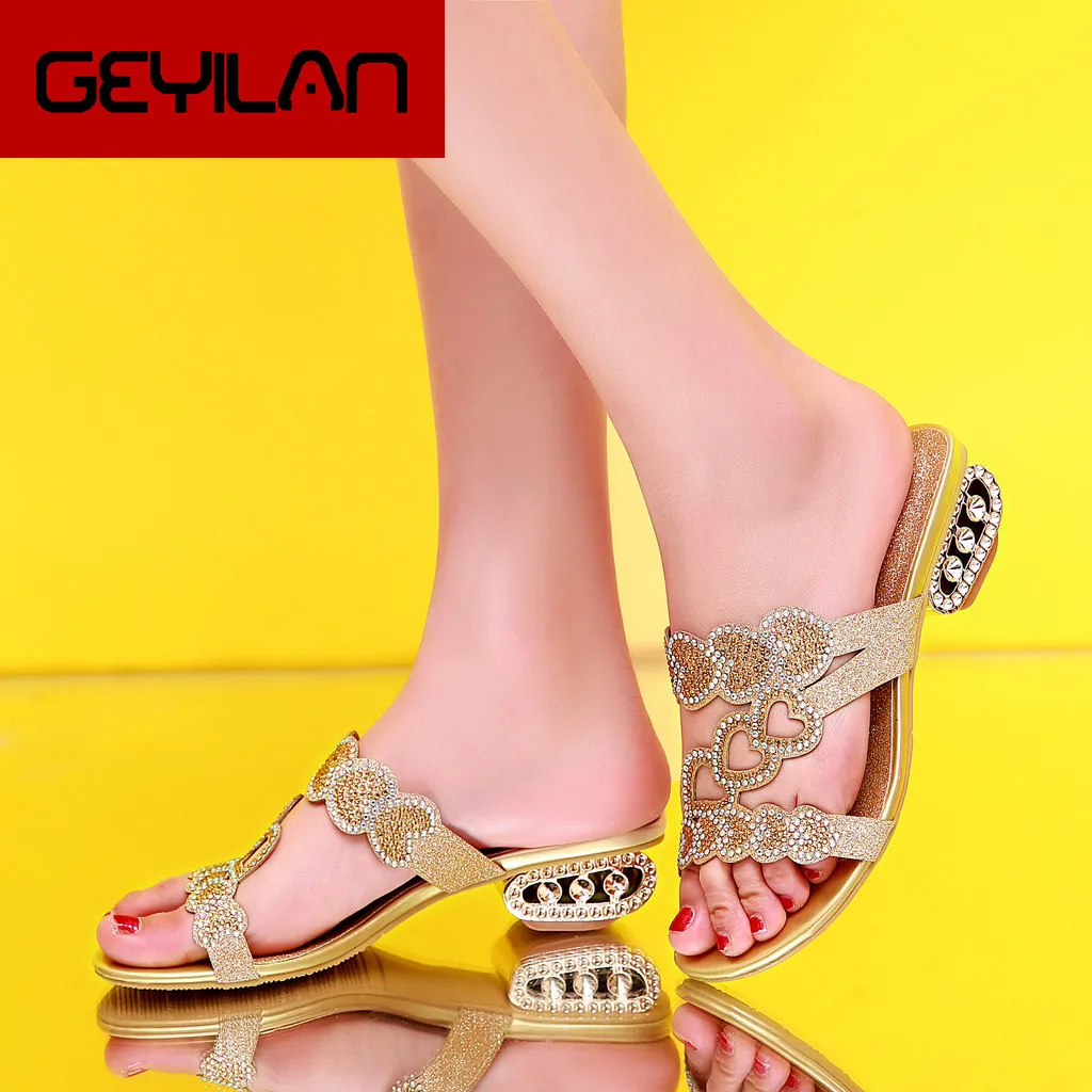 

2020 new female summer beach shoes rhinestone slippers ladies beach sandals fashion outdoor slippers slippers female flip-flops