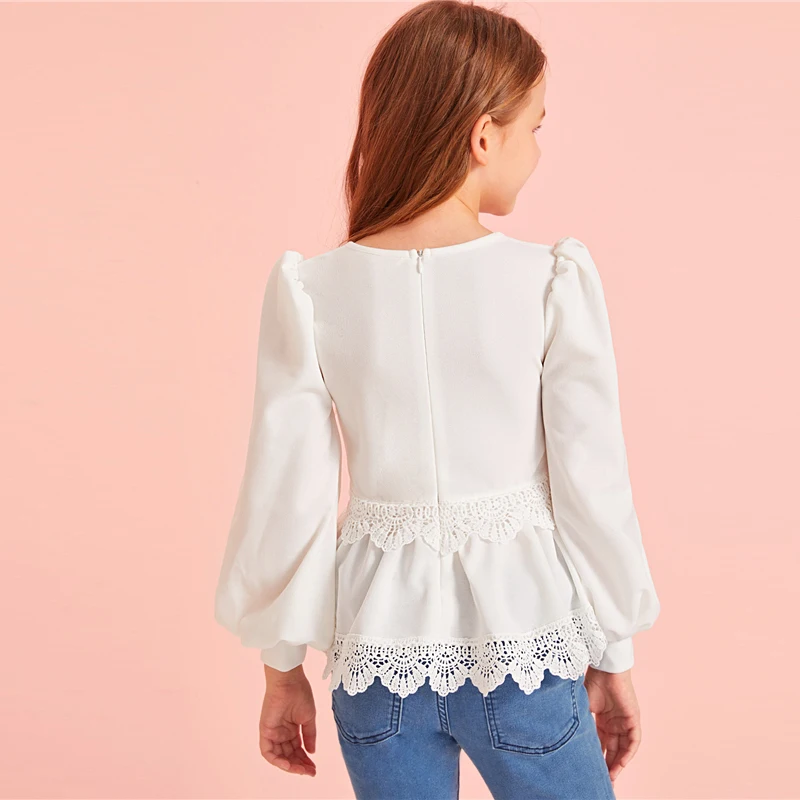 SHEIN Kiddie/Белое однотонное гипюрное кружево для отделки, милая блузка для девочек детские топы года, Осенние Блузы на молнии с пышными рукавами и оборками