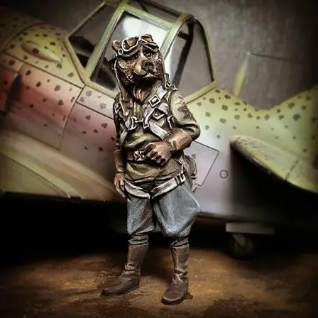 Фигурка летчика из мультфильма 40 мм (без самолета) 1/35 | Игрушки и хобби