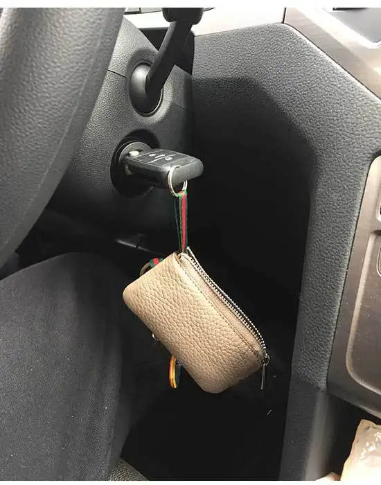Genuine Leather key pouch Fashion brand keychain Unisex key holder case luxury designer car key bag cute solid key wallet