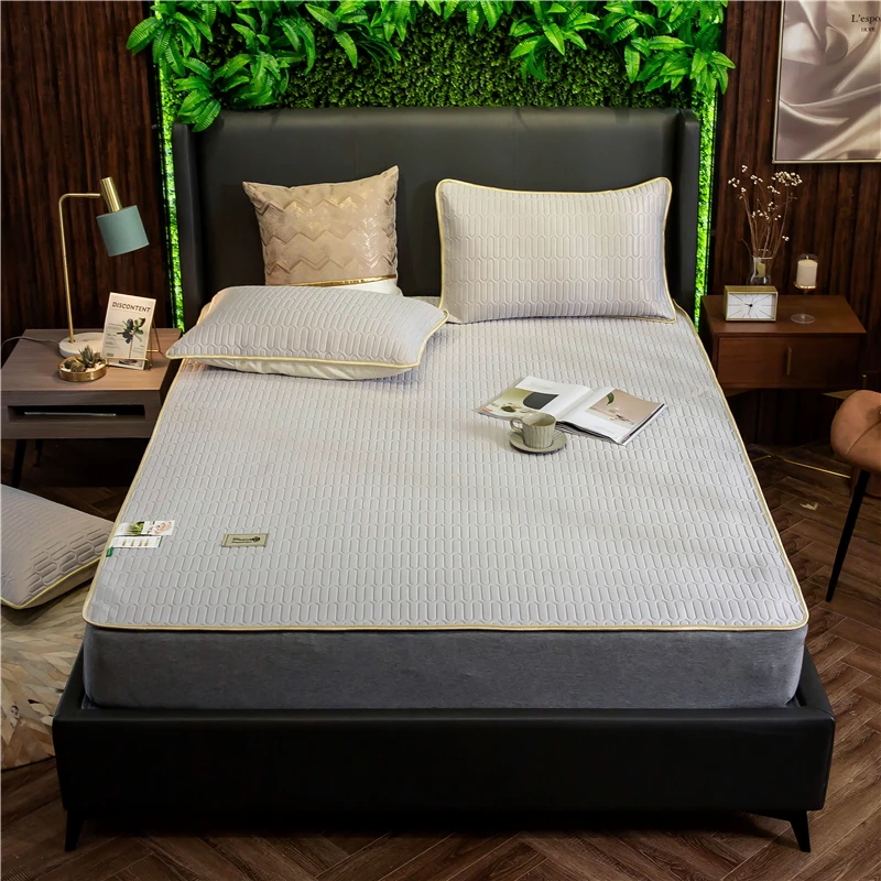 

New fashion Summer latex mattress Home dormitory Ice silk mattress foldable Single person double bed mattress pad Free Delivery
