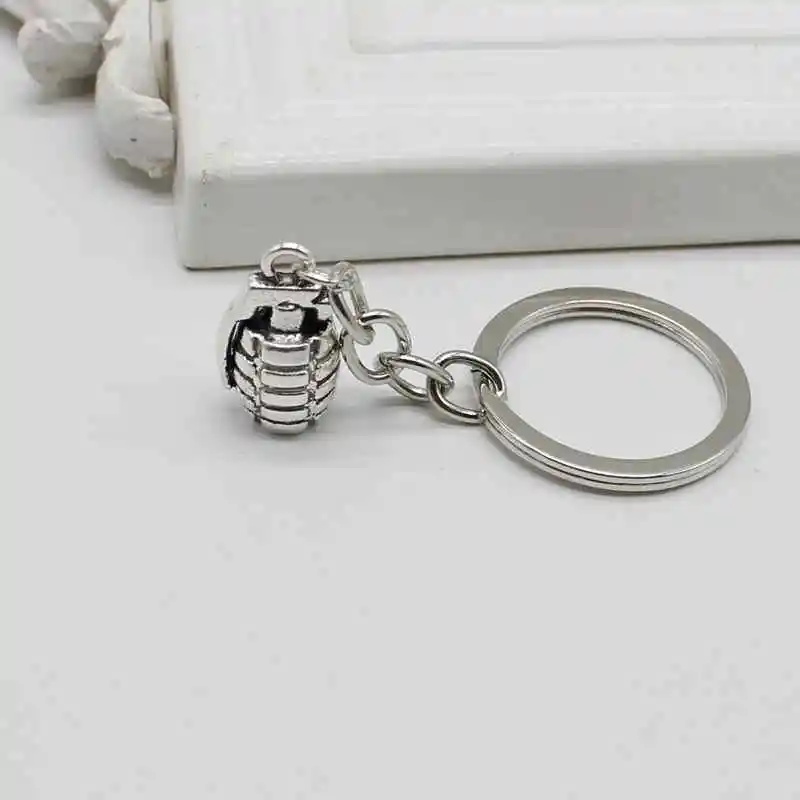 

Fashion Personality Men's Metal Keychain 3D Military Weapon Charm Gift Keychain