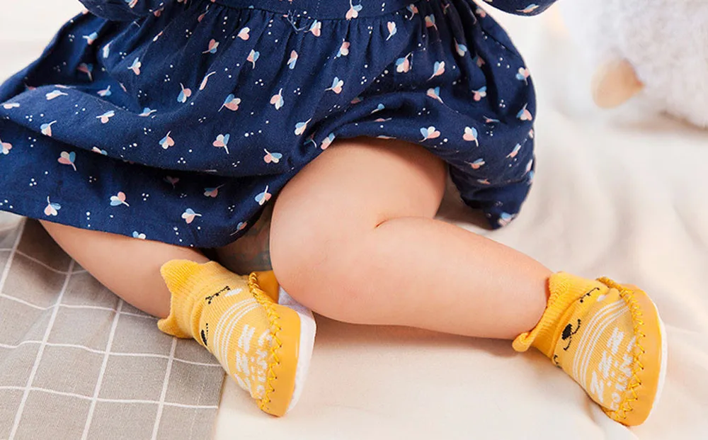 Осенне-зимние носки для новорожденных мальчиков и девочек детские Нескользящие носки детские ботинки теплые тапочки для малышей Носки с рисунком колокольчика