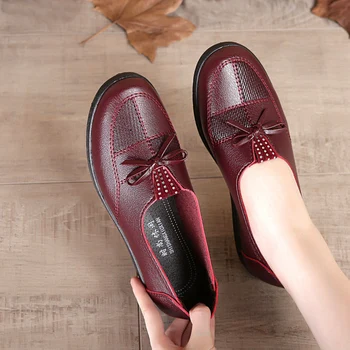 

Red Bow Shoes Leather Flats Women Moccasins Slip On Spring Autumn Ladies Flat Footwear Soft Woman Loafers Rhinestone Moccasins