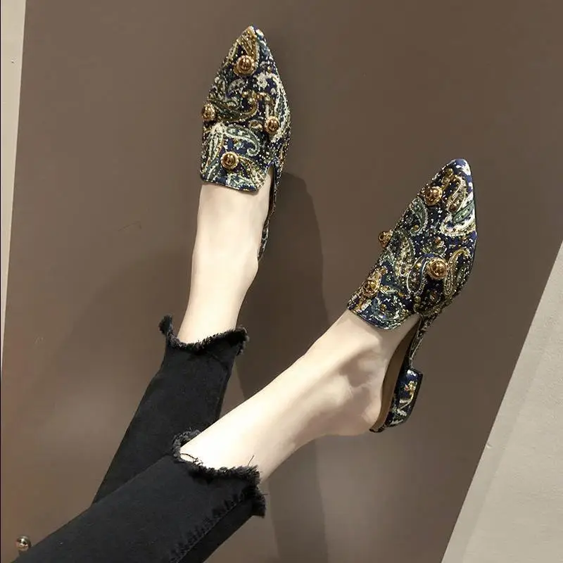 

2019 new fashion rhinestone rivet toe cap half slippers pointed flat Mules shoes