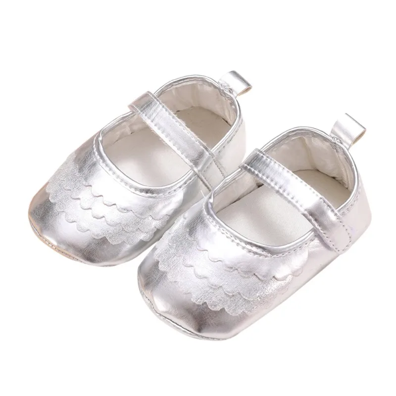 Новинка; обувь для младенцев новорожденных первых шагов из искусственной кожи, яркий уход за кожей лица Демисезонный для маленьких девочек; обувь принцессы; обувь для маленьких детей - Цвет: Серебристый