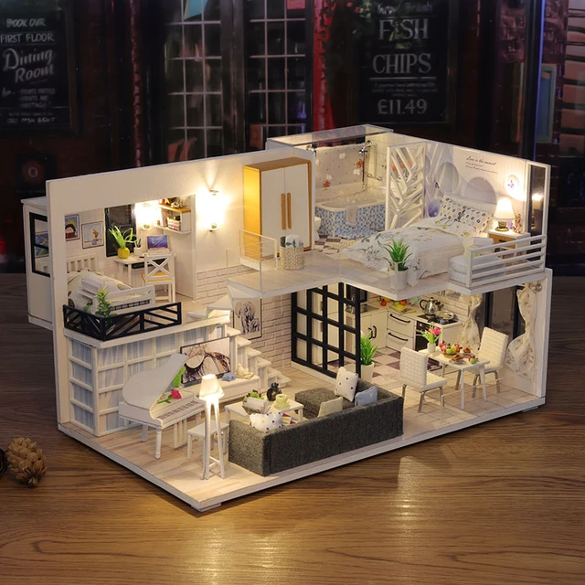 CUTEBEE 1: 24 DIY Dollhouse Kit (Met you)